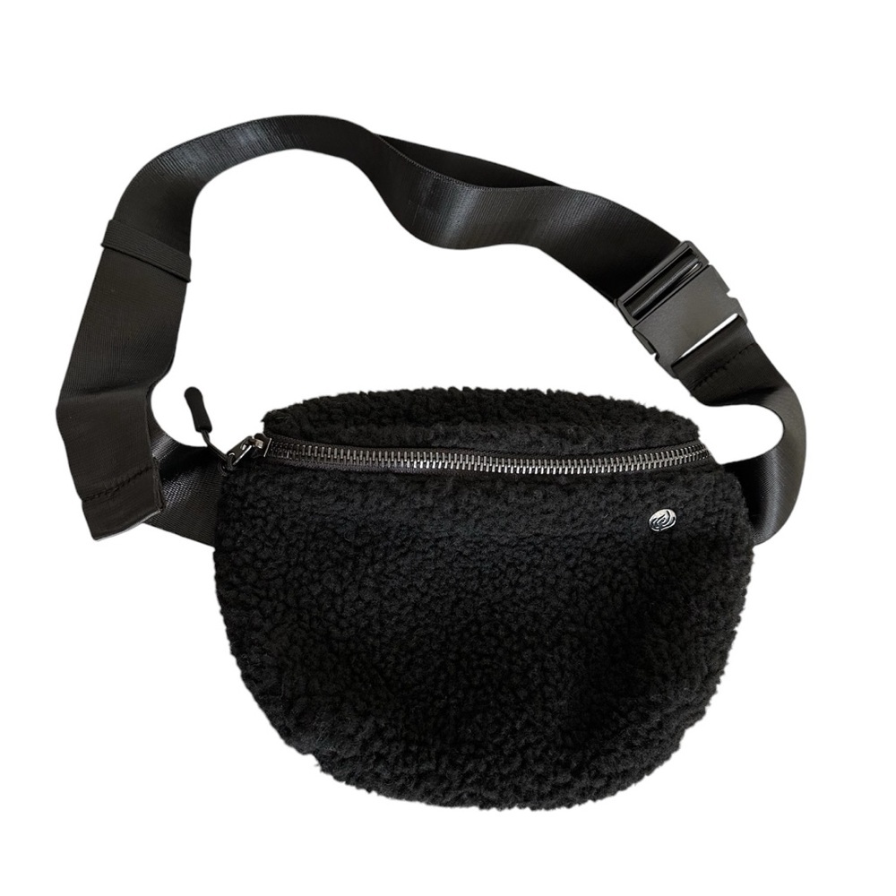 Apana City Cozy Sherp Belt Fanny Pack Bag Onesize Commuter Travel Festival Rave